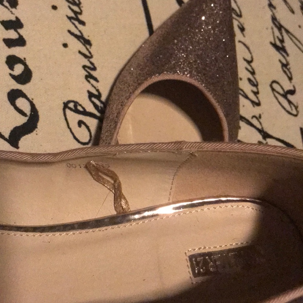 Shoes - Picture 3 of 4